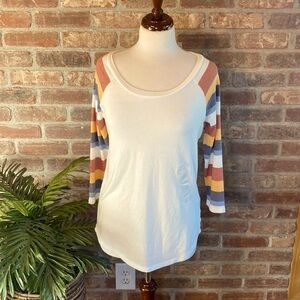 Maurices XS white 3/4 sleeve scoop neck t-shirt